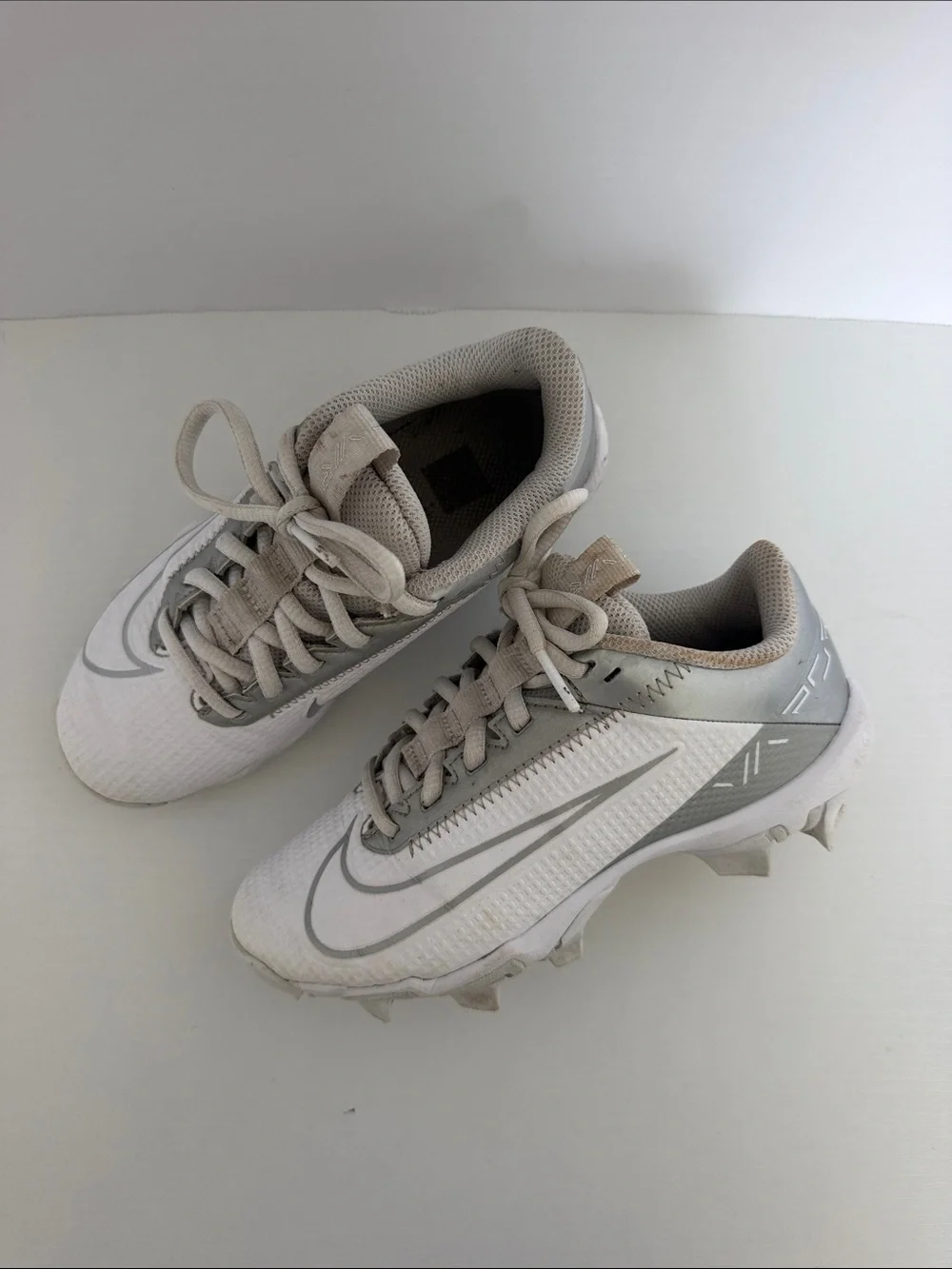 Nike White and Silver Kids Soccer Cleats VAPOR size 13